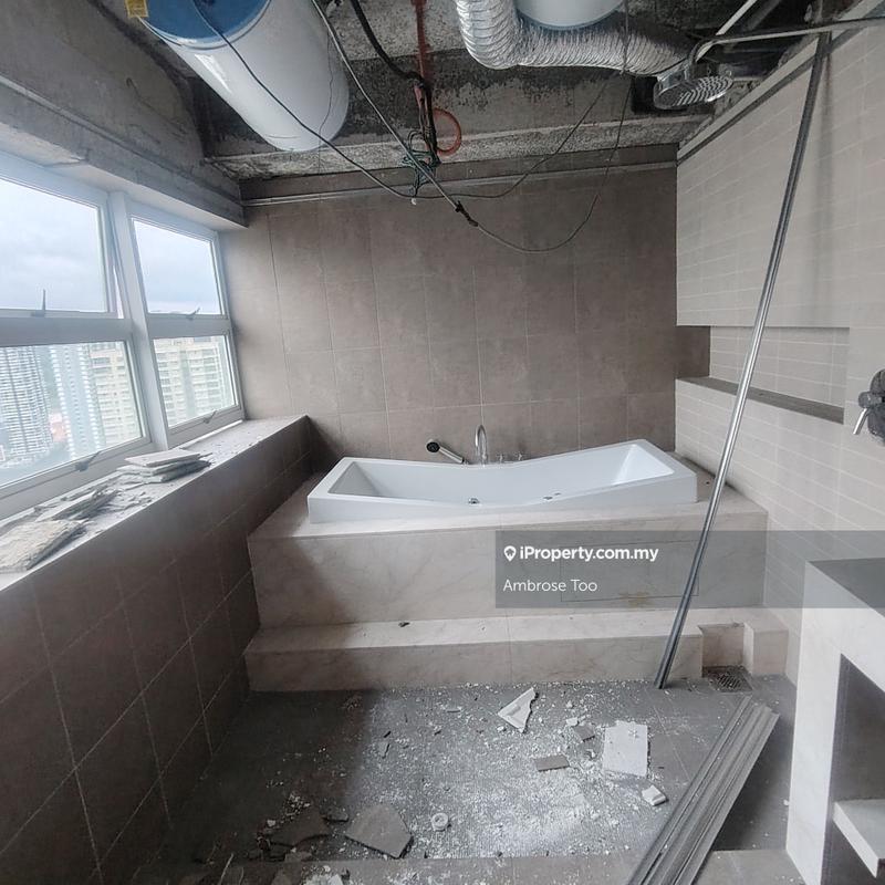 Condominium for Sale in Mont Kiara Aman by Ambrose Too - master bath room - iProperty.com.my