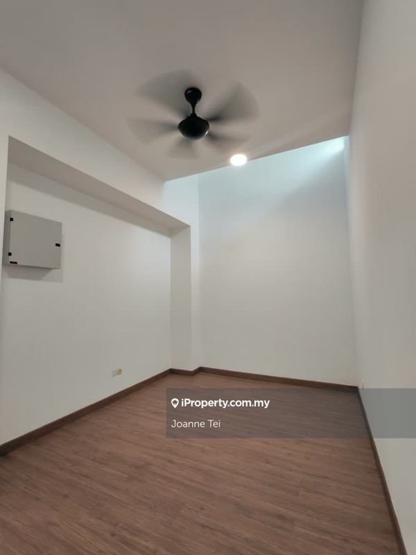 3-storey Terraced House for Sale in Lakepoint Residence, Cyberjaya by Joanne Tei - iProperty.com.my