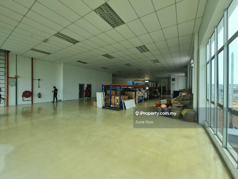 Kilang Berkembar untuk Dijual di Taman Perindustrian Bukit Serdang, Seri Kembangan oleh June Koo - iProperty.com.my