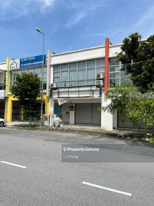 For Sale - GREAT INVESTMENT COMMERCIAL SHOPLOT