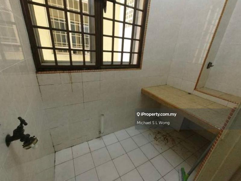 Kondominium untuk Dijual di Platinum Hill PV 5 oleh Michael S L Wong - iProperty.com.my