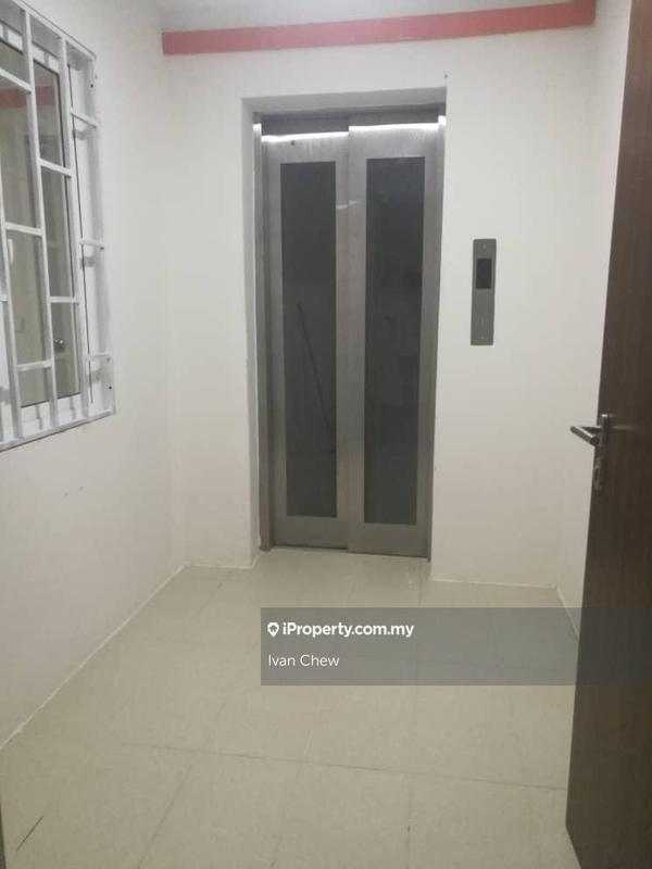 4.5-storey Terraced House for Sale in Taman Overseas Union (Taman Oug), Jalan Klang Lama (Old Klang Road) by Ivan Chew - iProperty.com.my