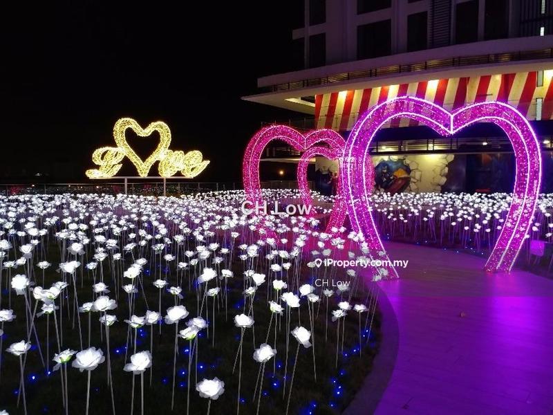 Service Residence for Sale in i-SOHO @ i-City by CH Low - iProperty.com.my