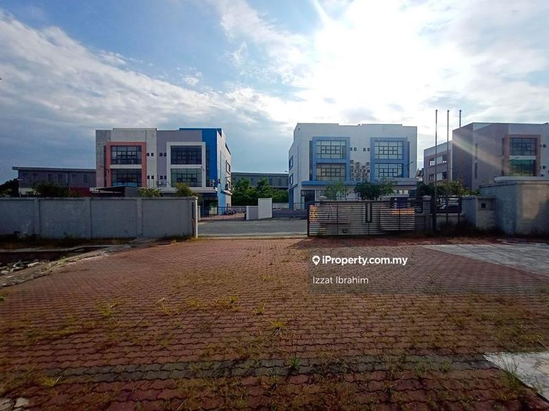 Semi-D Kilang untuk Dijual di uwrad, Shah Alam oleh Izzat Ibrahim - iProperty.com.my