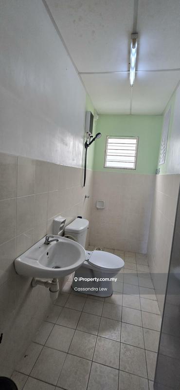 Pangsapuri untuk Dijual di Baiduri Court Apartment oleh Cassandra Lew - Bathroom - iProperty.com.my