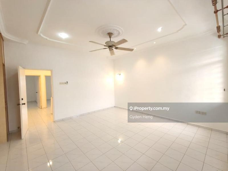Rumah Teres 2-Tingkat untuk Dijual di Taman Desa Cemerlang, Ulu Tiram oleh Gyden Heng - iProperty.com.my