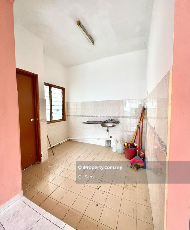 Apartment for Sale in Pangsapuri Sri Alpinia by Ck Sam - iProperty.com.my