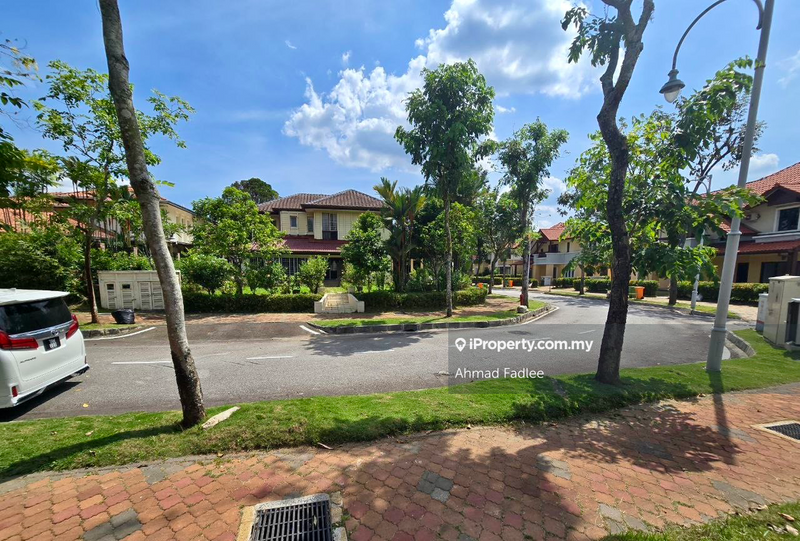 Banglo Tanah untuk Dijual di Presint 11, Presint 11 oleh Ahmad Fadlee - iProperty.com.my