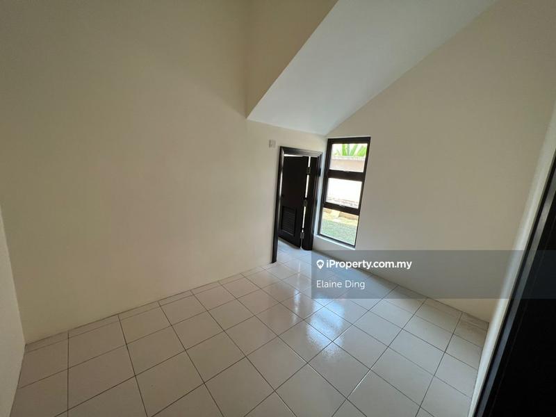 Banglo untuk Dijual di Country Heights, Kajang oleh Elaine Ding - iProperty.com.my