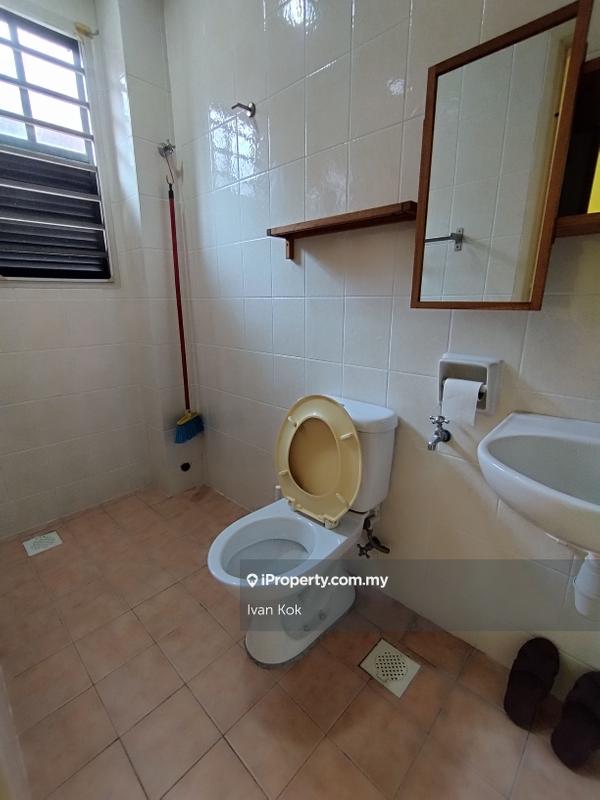 Rumah Berangkai 2 Tingkat untuk Dijual di Bukit Jelutong, Shah Alam oleh Ivan Kok - iProperty.com.my