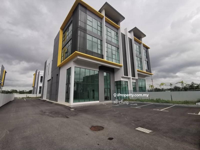 For Sale - 10,200sf Freehold 3sty Semi-D Factory Bandar Serenia Sepang