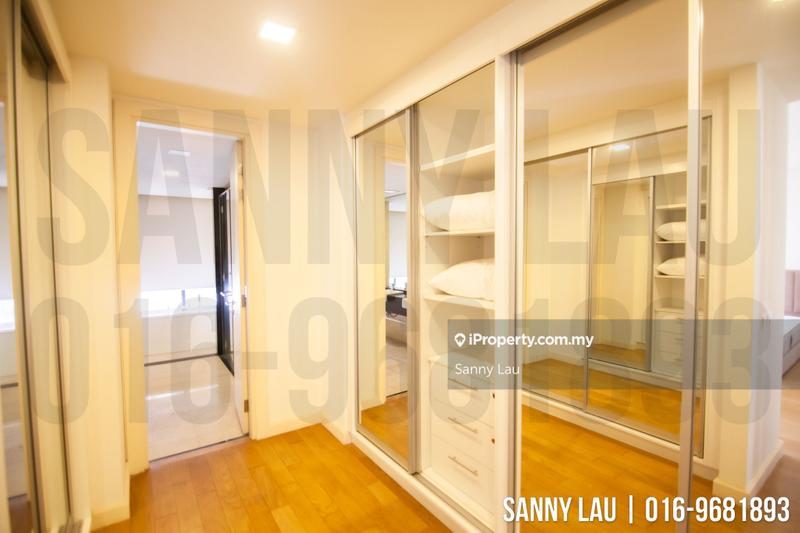 For Sale - 6 CapSquare