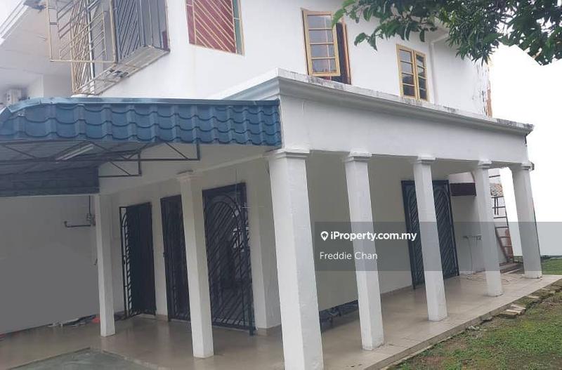 For Rent - Double Storey Corner House Walking Distance to Taipan LRT for Rent, Usj 6, Subang Jaya