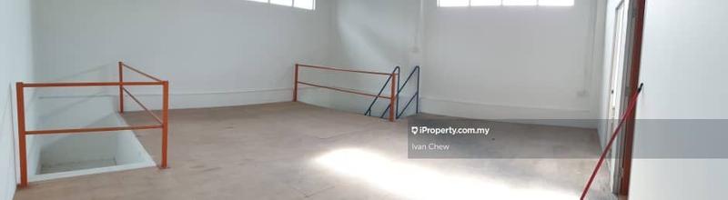 Kilang Teres untuk Dijual di End Lot 3 Storey Link Factory, Seri Kembangan oleh Ivan Chew - iProperty.com.my