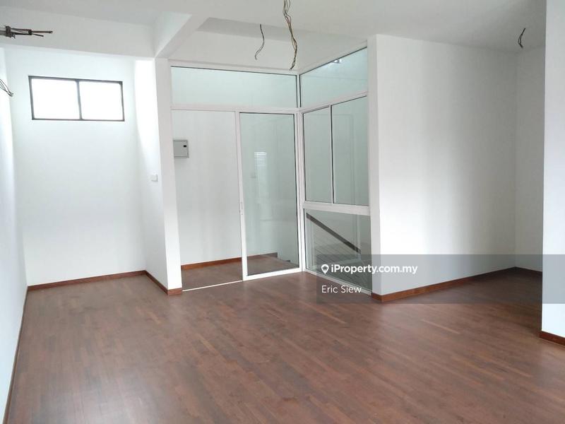 Rumah Berangkai 2.5 Tingkat untuk Dijual di Abadi Heights, Puchong oleh Eric Siew - iProperty.com.my