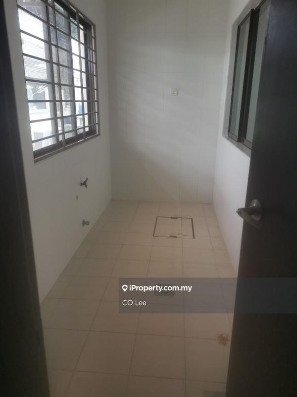 Rumah Berangkai 2.5 Tingkat untuk Dijual di Taman Meranti Jaya, Puchong oleh CO Lee - iProperty.com.my
