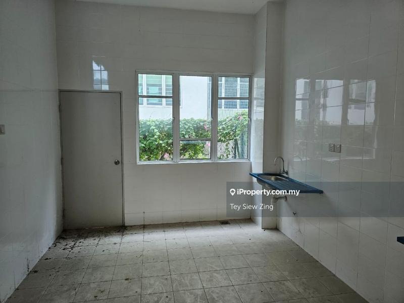 Rumah Berangkai 2.5 Tingkat untuk Dijual di Taman Bukit Serdang, Seri Kembangan oleh Tey Siew Zing - iProperty.com.my