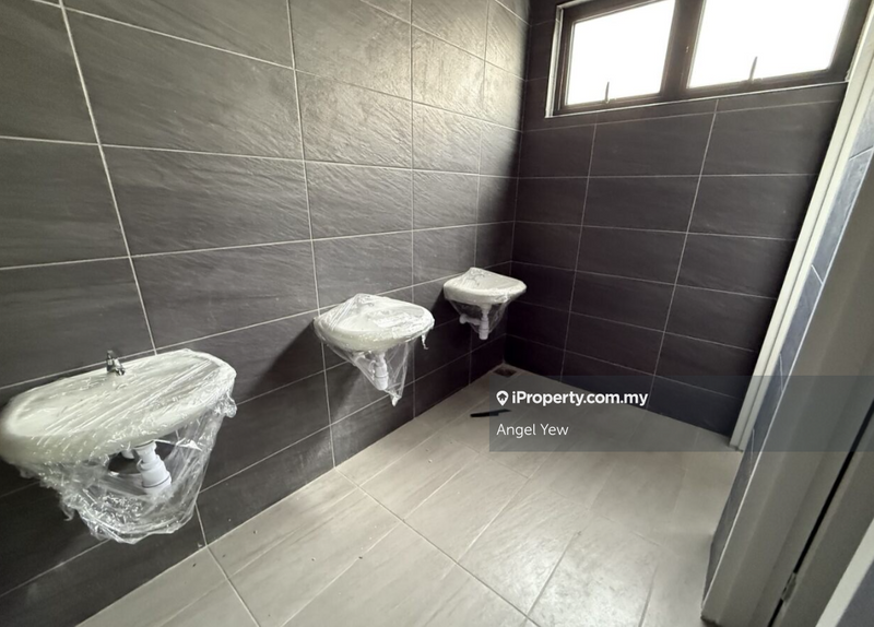 For Rent - Batu Caves Sungai Tua corner showroom factory 40ft container accessible