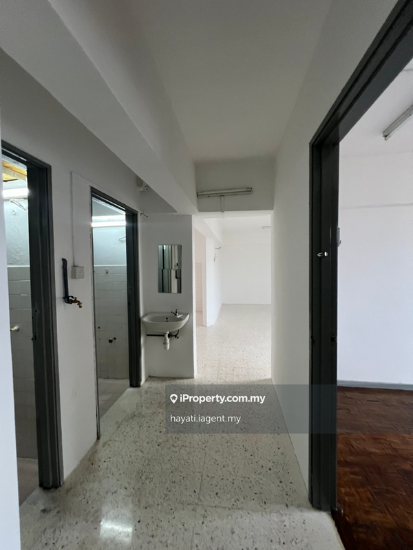 Apartment for Sale in Pangsapuri Dahlia Court by hayati.iagent.my - iProperty.com.my