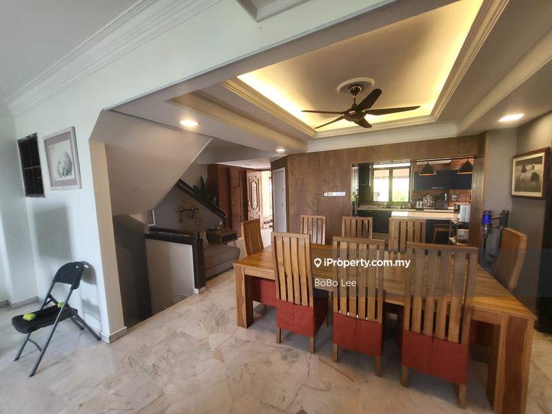 Rumah Berangkai 3 Tingkat untuk Dijual di Taman Salak Selatan, Salak South oleh BoBo Lee - iProperty.com.my