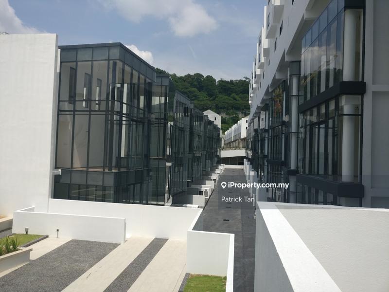 Rumah Berangkai 3.5 Tingkat untuk Dijual di Empire Residence, Damansara Perdana oleh Patrick Tan - iProperty.com.my