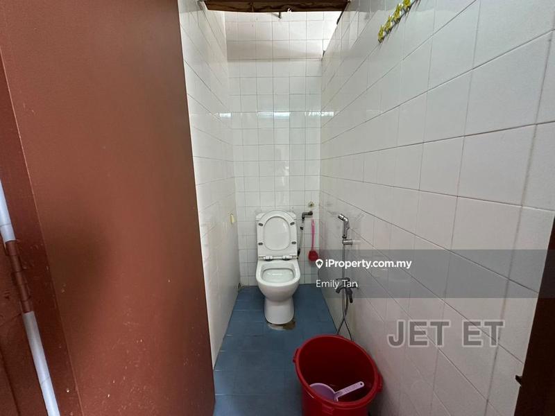 Shop-Office for Rent in Bandar Bukit Tinggi, Klang by Emily Tan - iProperty.com.my
