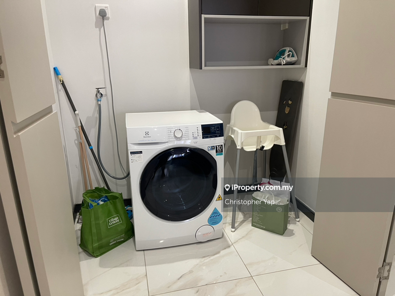 For Sale - 8 Kia Peng