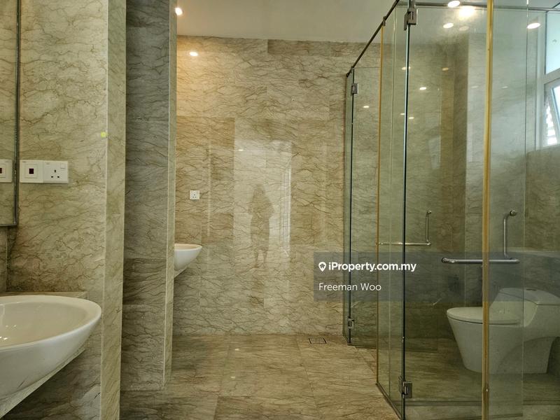 For Sale - Kenny Hills Residence