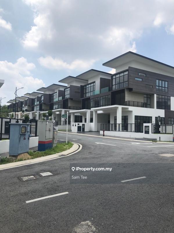 Bungalow House for Sale in Seksyen 13, Shah Alam by Sam Tee - iProperty.com.my