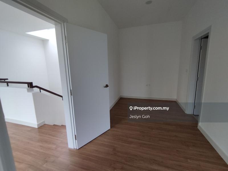 Rumah Berkembar untuk Dijual di Symphony Hills, Cyberjaya oleh Jeslyn Goh - iProperty.com.my