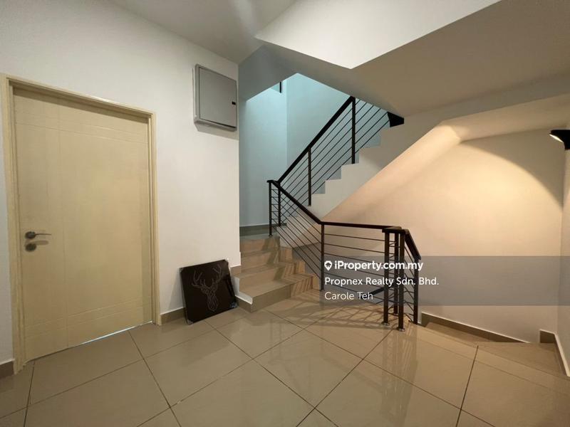 Rumah Berangkai 3 Tingkat untuk Dijual di Bandar Kinrara Seksyen 1, Bandar Kinrara oleh Carole Teh - iProperty.com.my