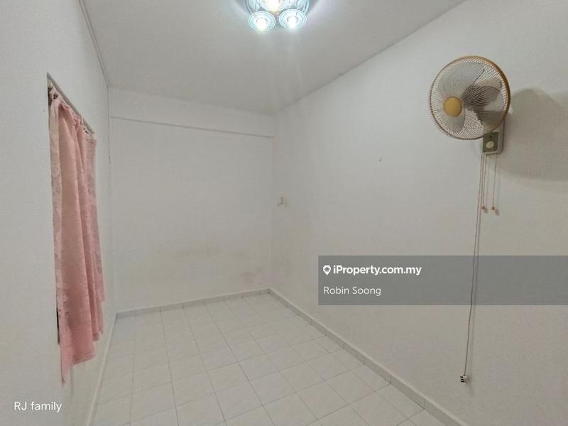 Shop-Office for Sale in Jonker Walk, Melaka City by Robin Soong - iProperty.com.my