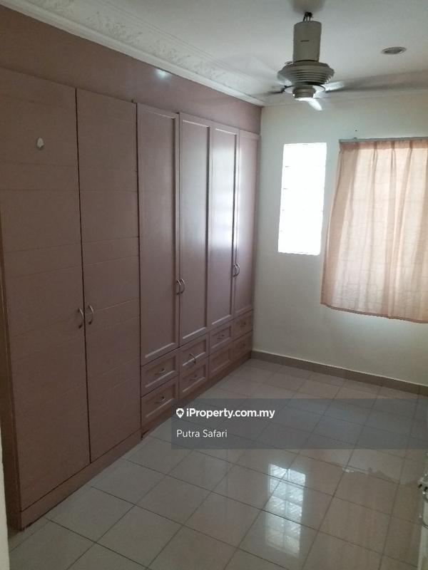 Rumah Berkembar untuk Dijual di Seksyen 9, Shah Alam oleh Putra Safari - iProperty.com.my