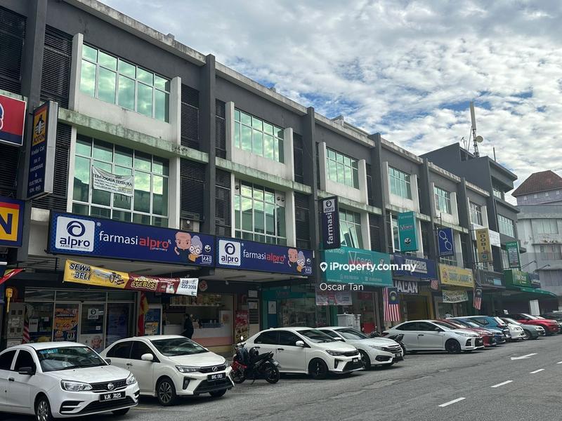 For Sale - [ ROI 5 % ] Bandar Seri Putra 3sty 22 x 80 Limited Unit Shop For Sale , Bangi , Kajang