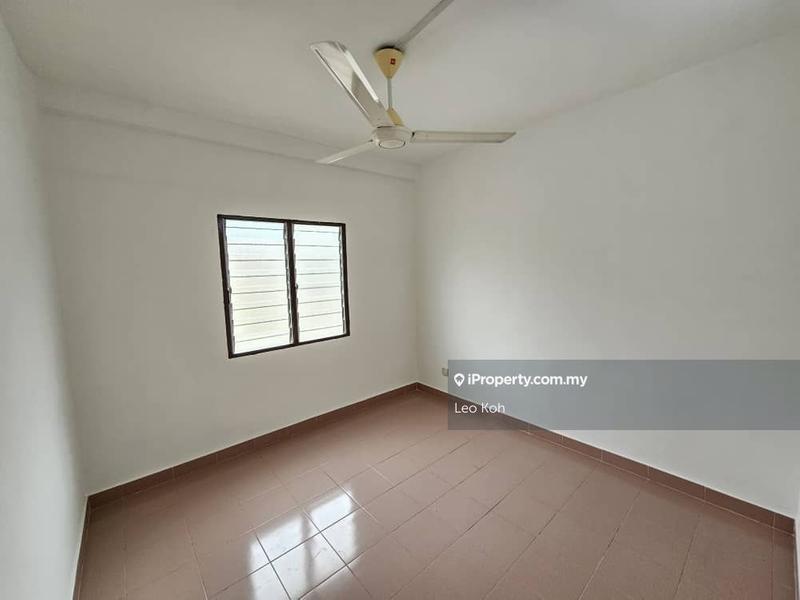 Apartment for Sale in Putra Permai Block B by Leo Koh - iProperty.com.my
