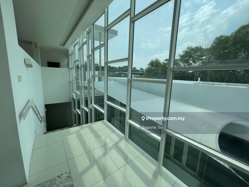 Bungalow House for Sale in Perdana Lakeview East, Cyberjaya, Cyberjaya by Joanne Tei - iProperty.com.my