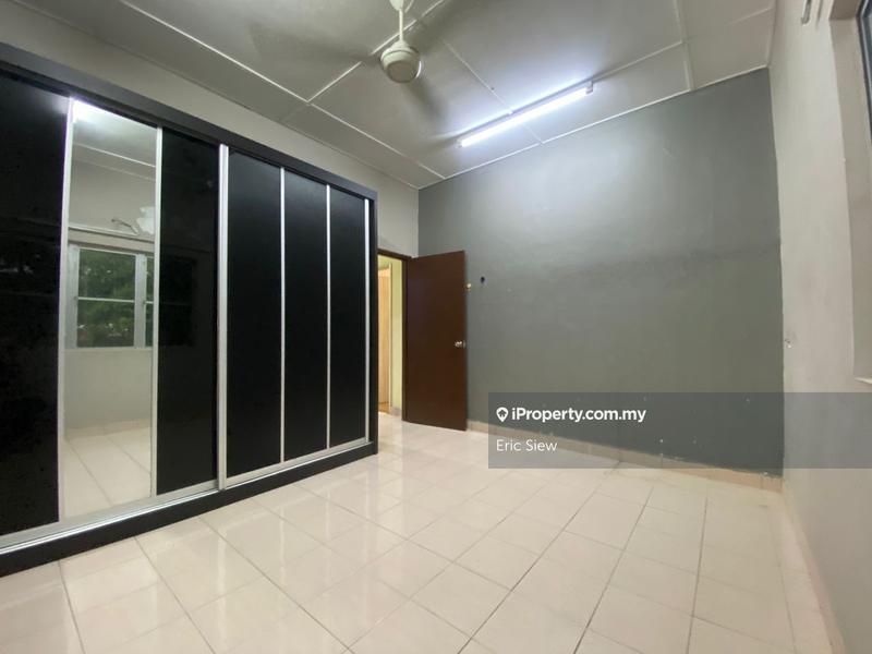 Rumah Berkembar untuk Dijual di Sungai Long, Bandar Sungai Long oleh Eric Siew - iProperty.com.my