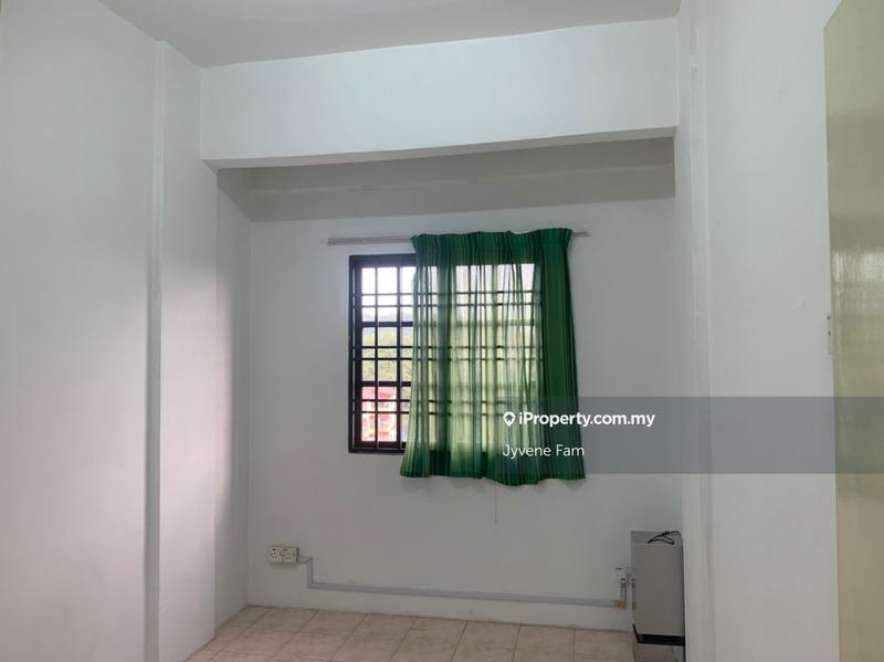 For Sale - Evergreen Park Acorn & Hazel