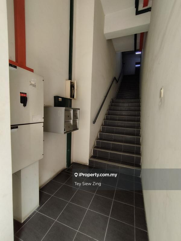 Shop / Office untuk Disewa di Bandar Putra Permai, Seri Kembangan oleh Tey Siew Zing - iProperty.com.my