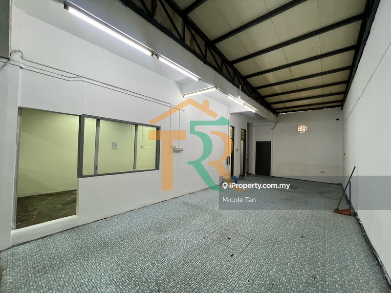 Shop for Rent in Bandar Muar, Muar by Micole Tan - iProperty.com.my