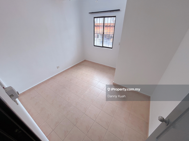 Rumah Berangkai 2.5 Tingkat untuk Dijual di Taman Ozana Impian, Bukit Katil oleh Danny Kuah - iProperty.com.my