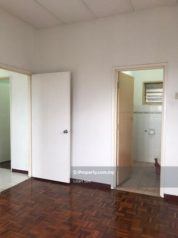 Pangsapuri untuk Dijual di Sri Teratai Apartment oleh Lilian See - Master bedroom - iProperty.com.my