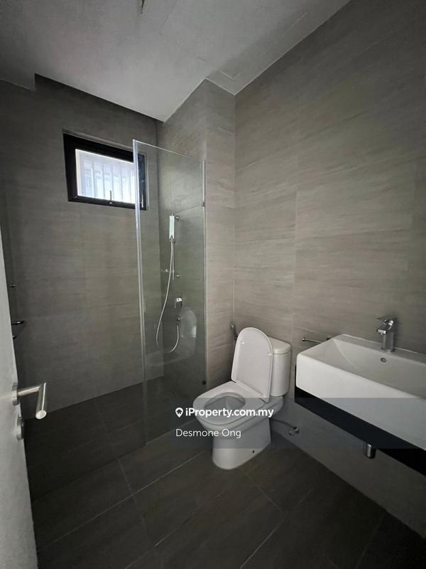 3.5-storey Terraced House for Sale in Taman Bukit Serdang, Seri Kembangan by Desmone Ong - iProperty.com.my