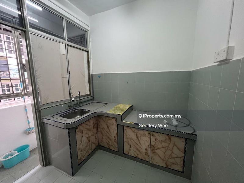 Pangsapuri untuk Disewa di Pangsapuri Bakti oleh Geoffery Wee - Kitchen - iProperty.com.my