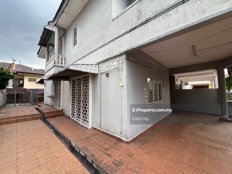Rumah Berkembar untuk Dijual di Bandar Country Homes, Rawang oleh Carol Ng - iProperty.com.my