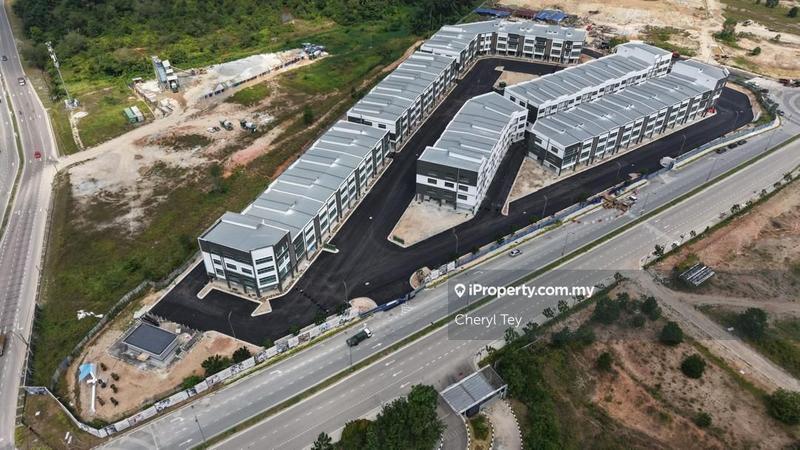 For Rent - Summit Commercial Hub