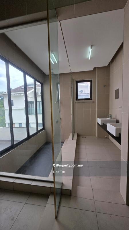 Rumah Teres 3-Tingkat untuk Dijual di Bandar Putra Permai, Seri Kembangan oleh Elise Tan - iProperty.com.my