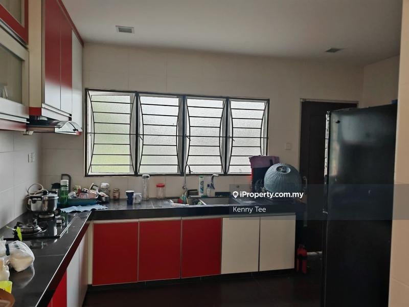 Rumah Teres untuk Dijual di Garden Avenue, Seremban 2 oleh Kenny Tee - iProperty.com.my