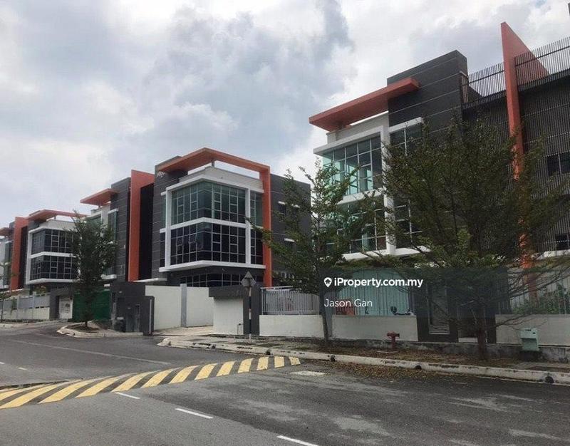 For Sale - KAJANG, FREEHOLD, FULLY RENOVATED & EXTENDED, KAWASAN PERUSAHAAN BUKIT ANGKAT
