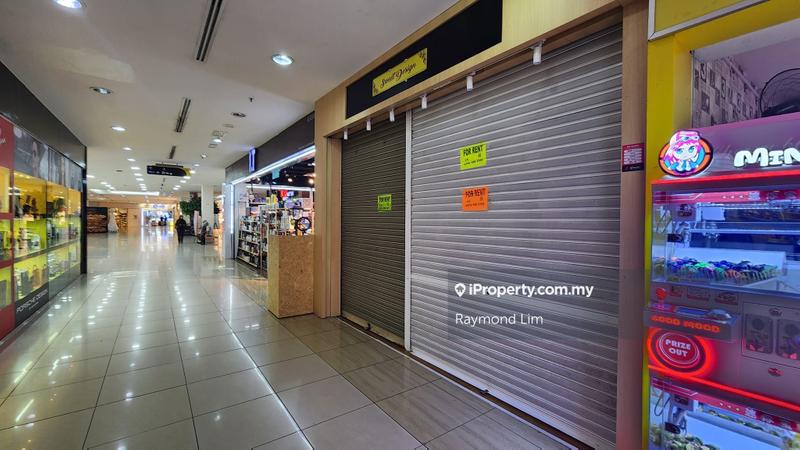 For Rent - Pahlawan Megamall Shopping Lot @ ground Floor near to Mall Main Entrance